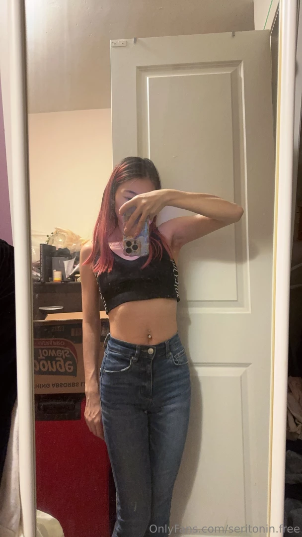 Flat belly but can t escape the sitting marks 