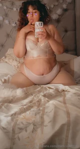 Cum please me papi i need those big hands caressing my body and