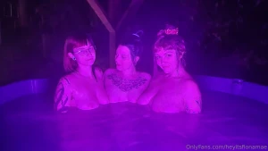 Just some hot girl action in the hot tub ceressuicide and natie are part 4