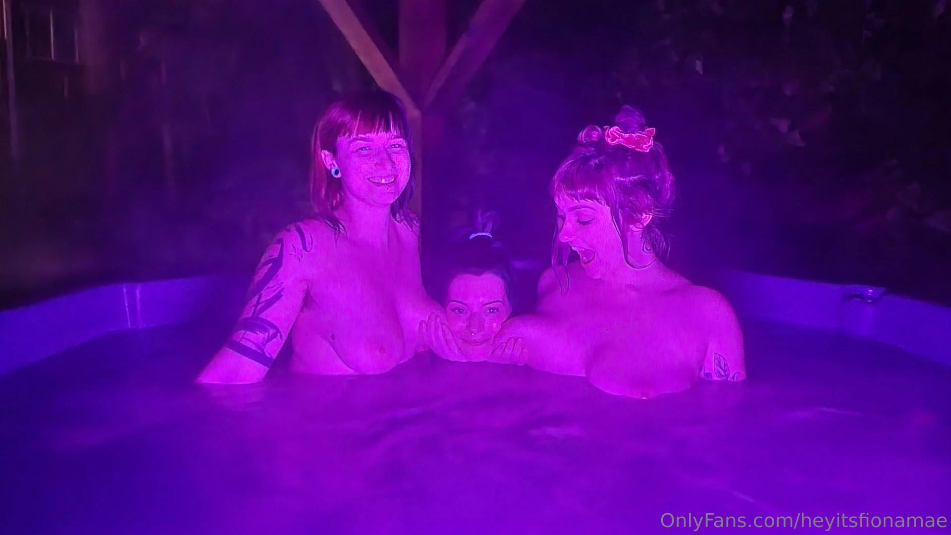 Just some hot girl action in the hot tub ceressuicide and natie are part 8 