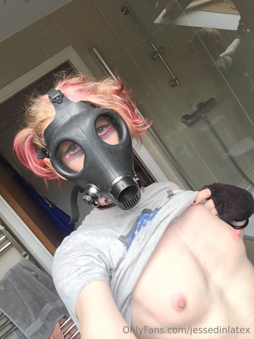 First time i ever got my bewbs out to put them on the internet still part 1 