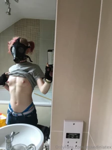 First time i ever got my bewbs out to put them on the internet still part 11