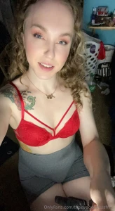 We re so close to 1 000 followers on here but no one shows me love