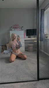 Who wants to see me touching my pussy