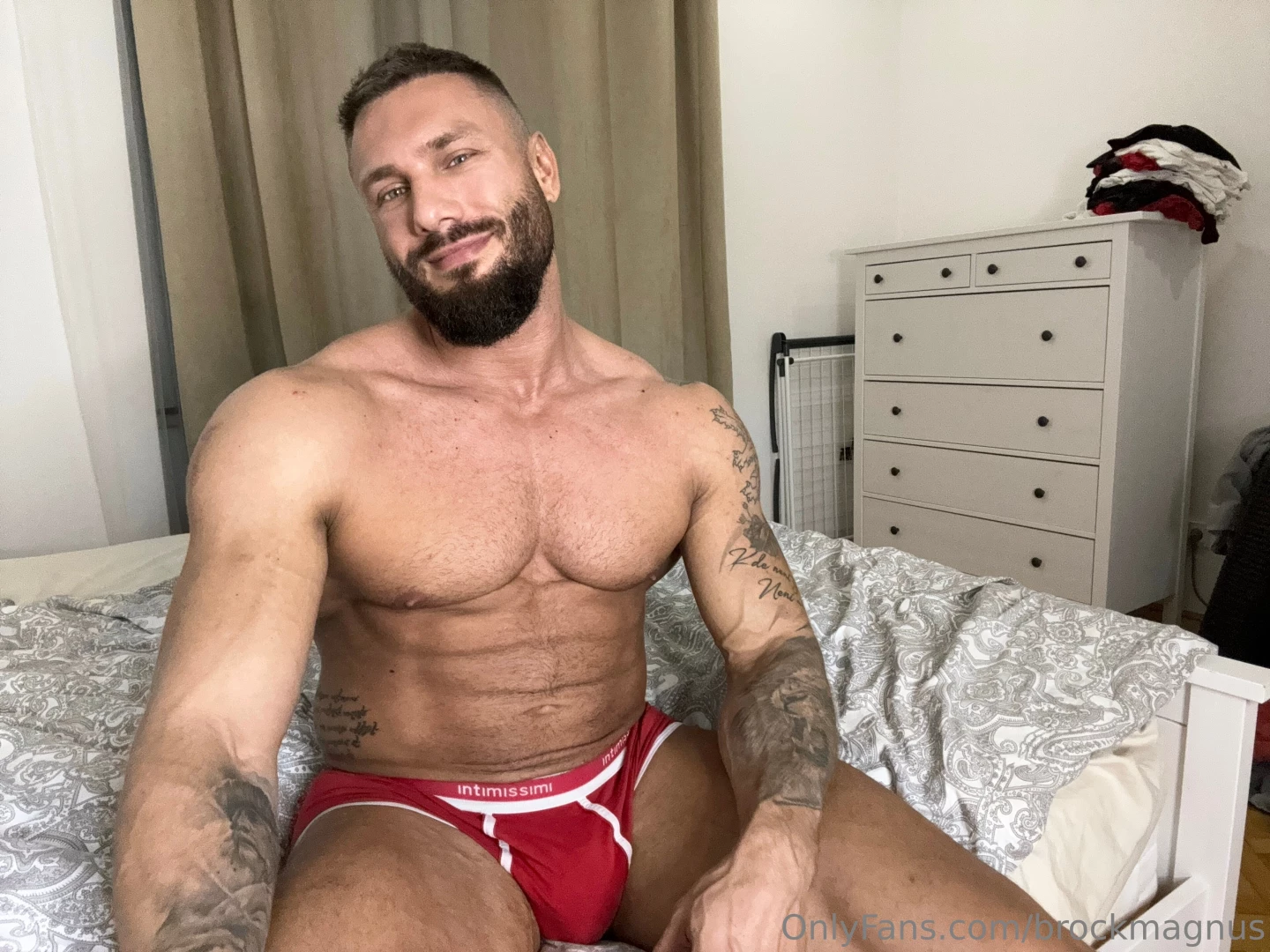 Guess what i am missing right now in my bed i ll give you a hint it 