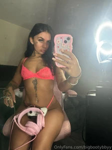 Feeling horny who is cumming to play