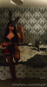 They look good round my wrist but even better behind my back