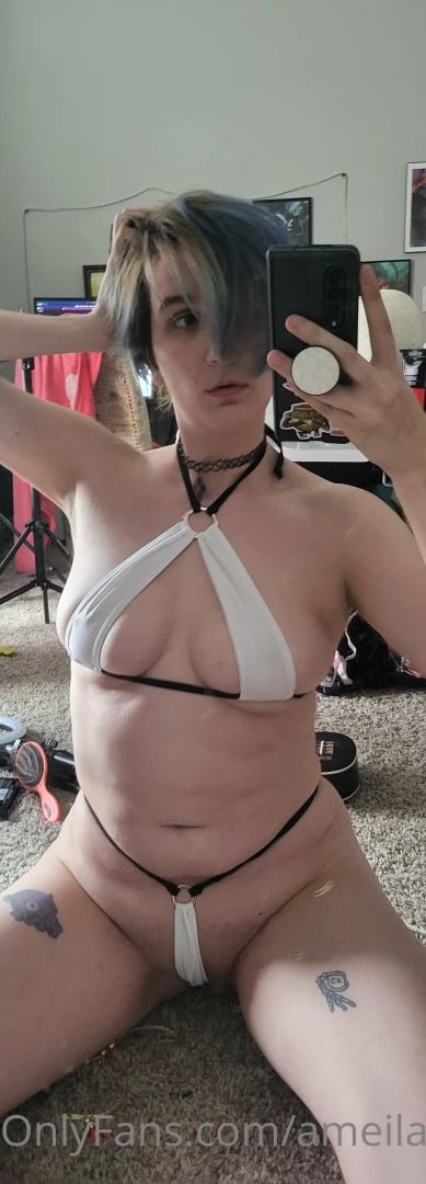 I m in love with these cute selfies 