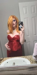 Here s a selfie before we head out to the show if you tip ill be sure