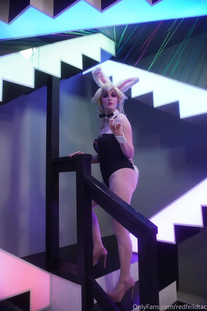 Is this the stairs to get to bowsers bedroom--i mean the secret door 