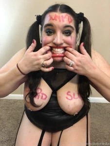One of my favorite custom pic sets i highlight my stupid slut lips part 9