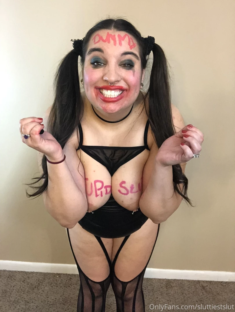 One of my favorite custom pic sets i highlight my stupid slut lips 