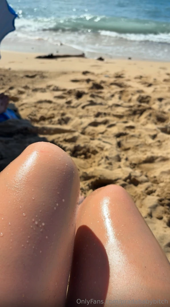 Imagine opening up my legs and eating my sweet little pussy 