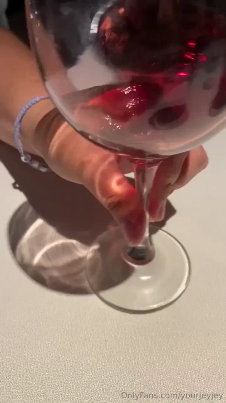 With the husband out of town i ended up in a wine tasting bar this 