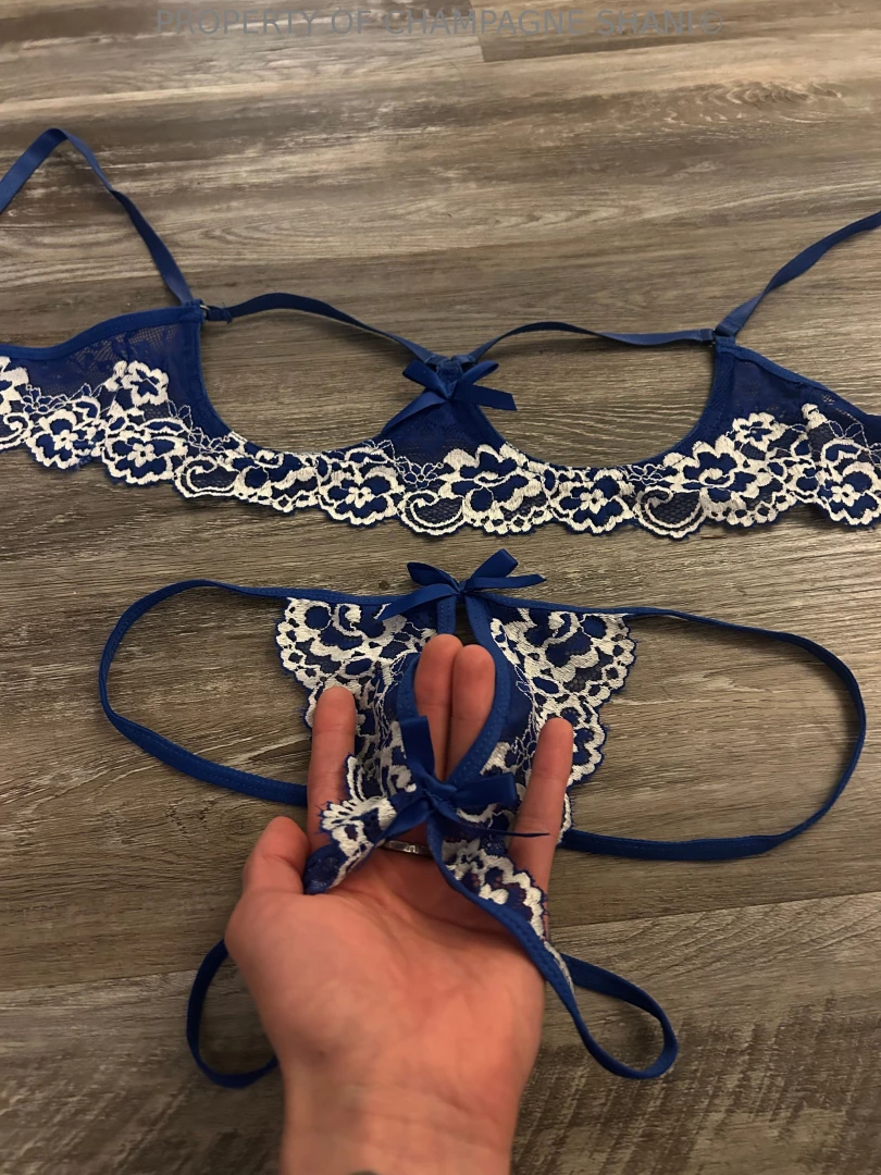 Wanna try on this outfit with me nudes dm me if you want the private part 1 