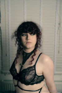 I did a boudoir photoshoot with gothicasspunk and i love how it came part 8