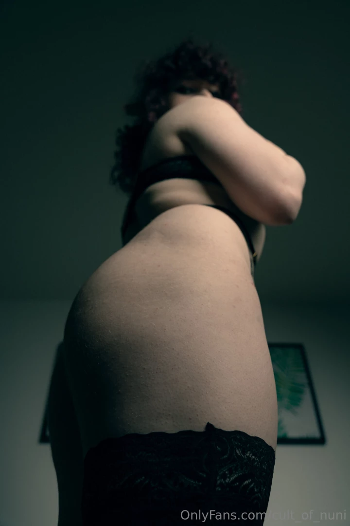 I did a boudoir photoshoot with gothicasspunk and i love how it came part 2 