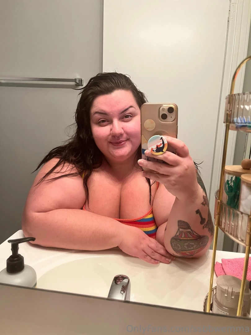 I m so fat i even sit to do my skin care and brush my teeth i bought a 