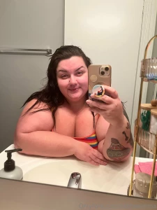 I m so fat i even sit to do my skin care and brush my teeth i bought a