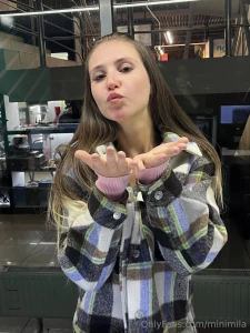 This air kiss is for the bravest share who of you is ready to catch