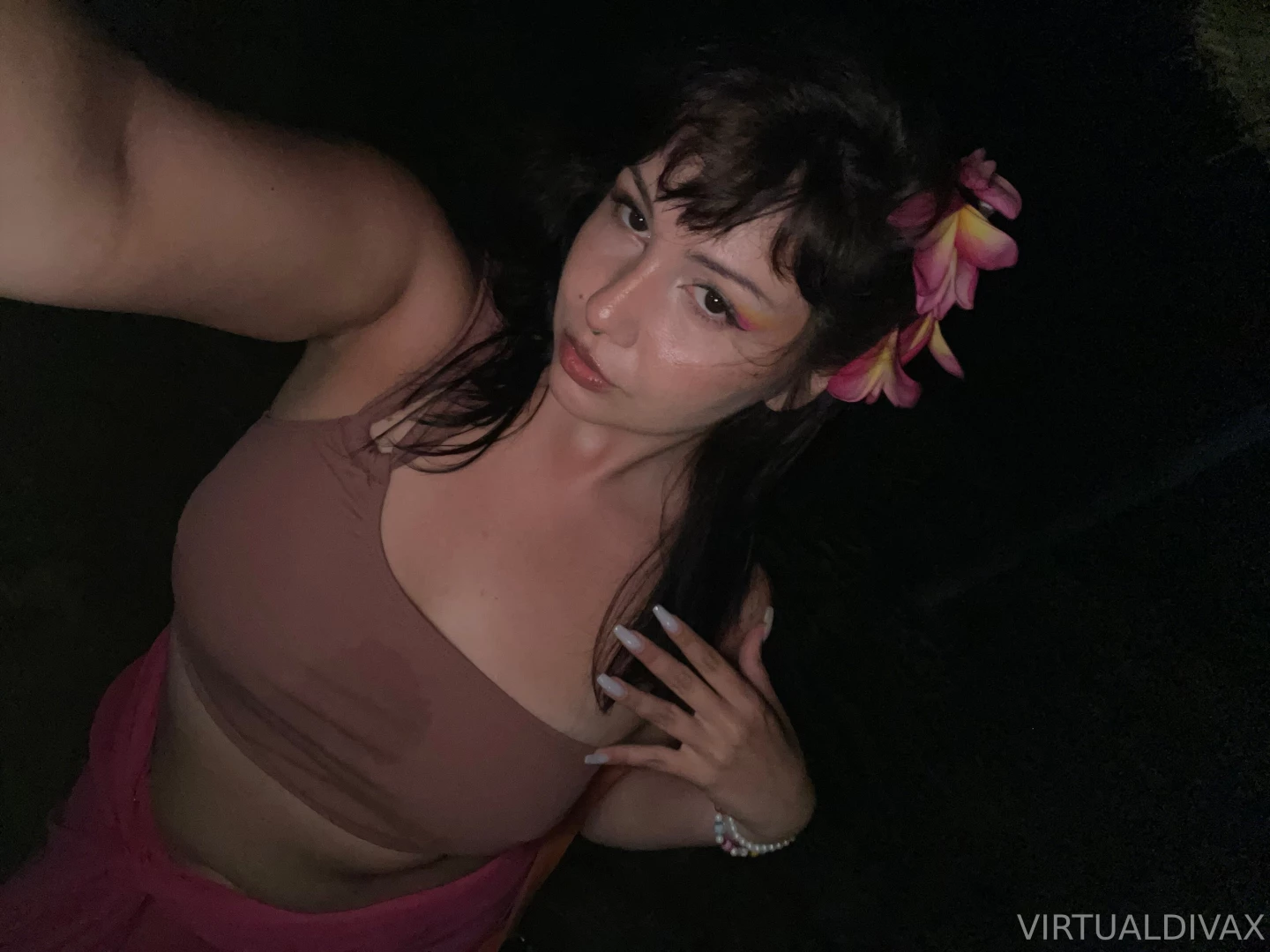 I m extremely hot and my sweat is fucking addictive i know you re 