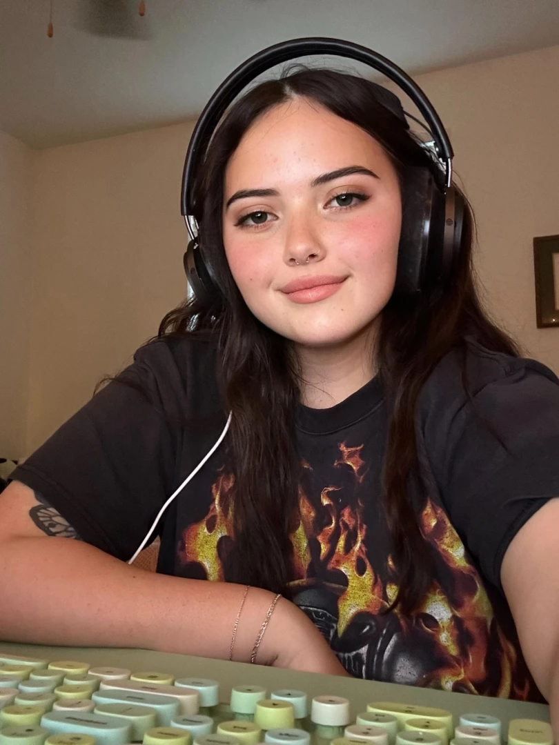 I found my first ever sex tape from when i first started my page i ve part 4 