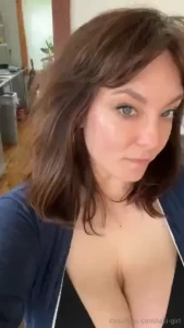 Mommy has needy achey titties on this sunday which means her pussy is