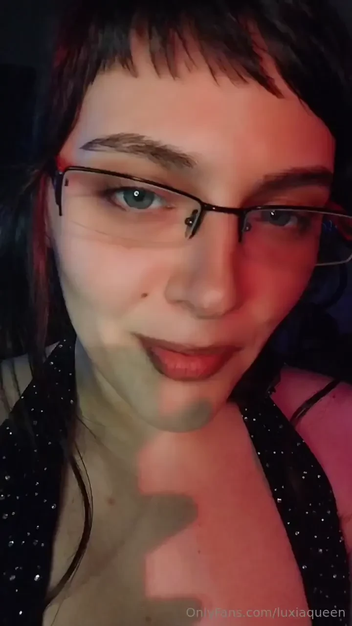 Hi loser don t u dare i order you to play this video and then thank me 