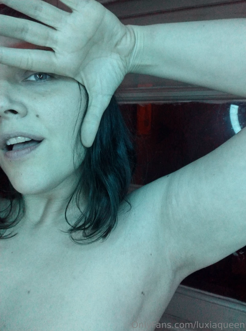 Lick lick lick this is a wink to my little armpit lovers out there if 