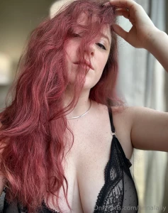 Check your dms at 10 00pm est i love the way my hard pink nipples look