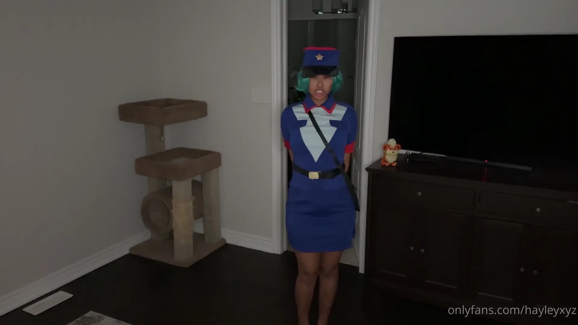 Officer jenny cosplay fuck i use my big ass to get the information i 