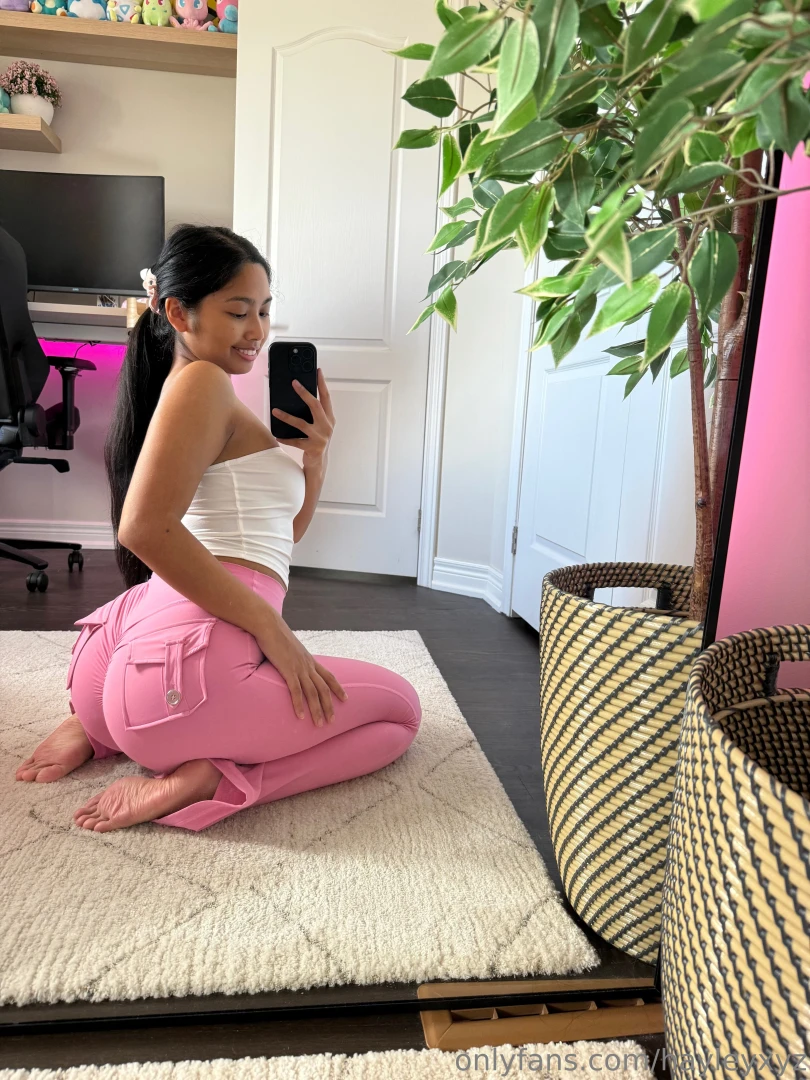 Do you like these pants on me mondays suck but i hope this makes your part 2 