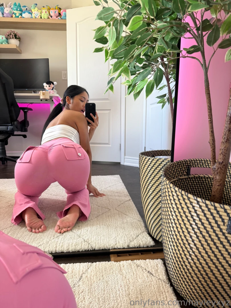 Do you like these pants on me mondays suck but i hope this makes your part 3 