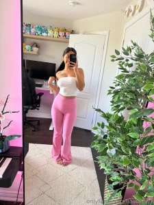 Do you like these pants on me mondays suck but i hope this makes your part 5