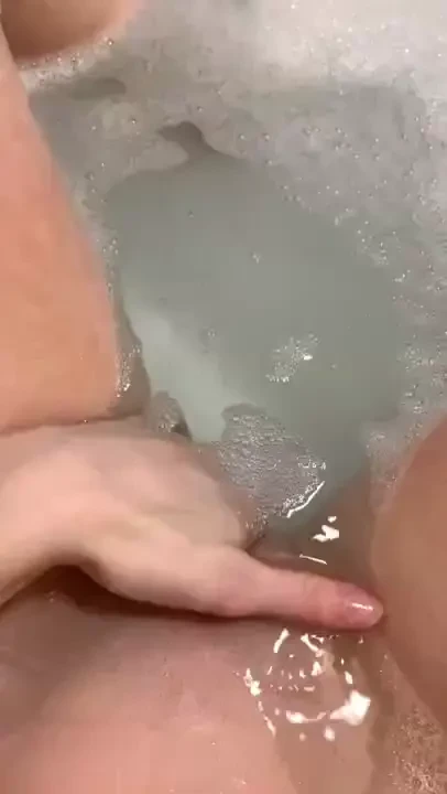 Like this post if you love a wet pussy 