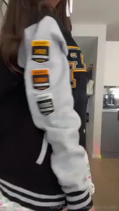 Sorry i can t go out subscribe to my vip onlyfans page for the spicy 