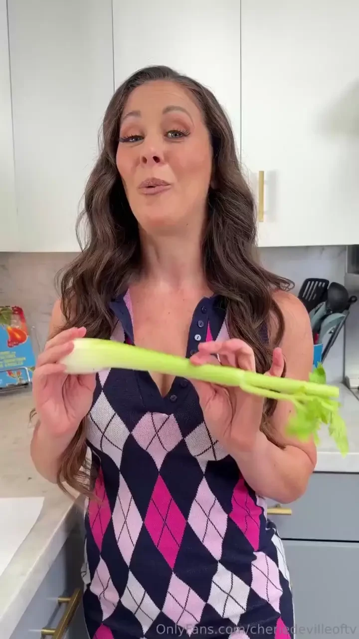 Don t like the stringy part of the celery stalk the internets stepmom 