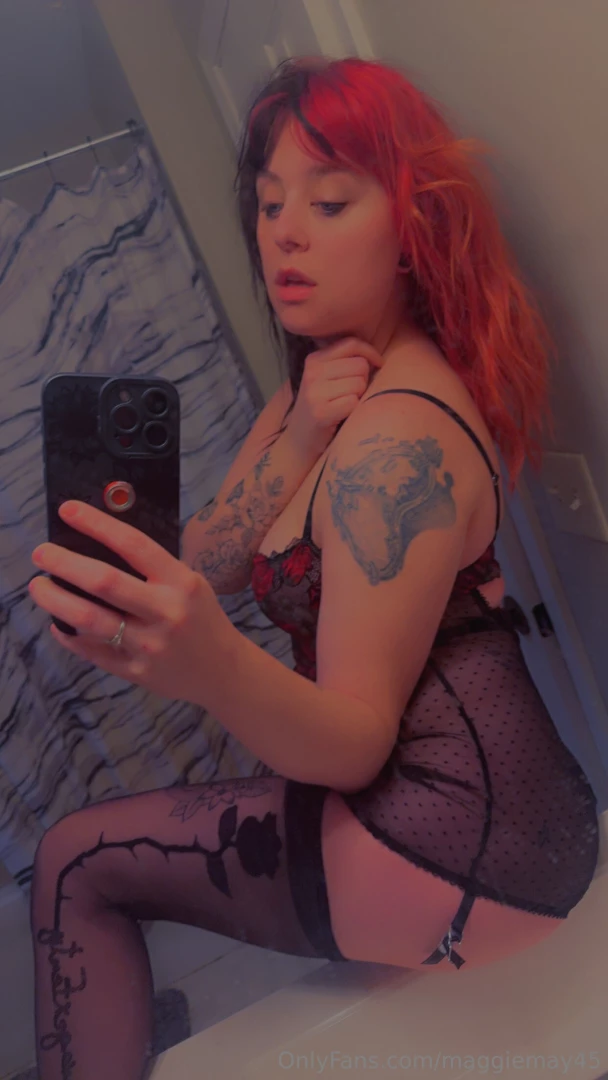 New outfit new video hope you enjoy babes 