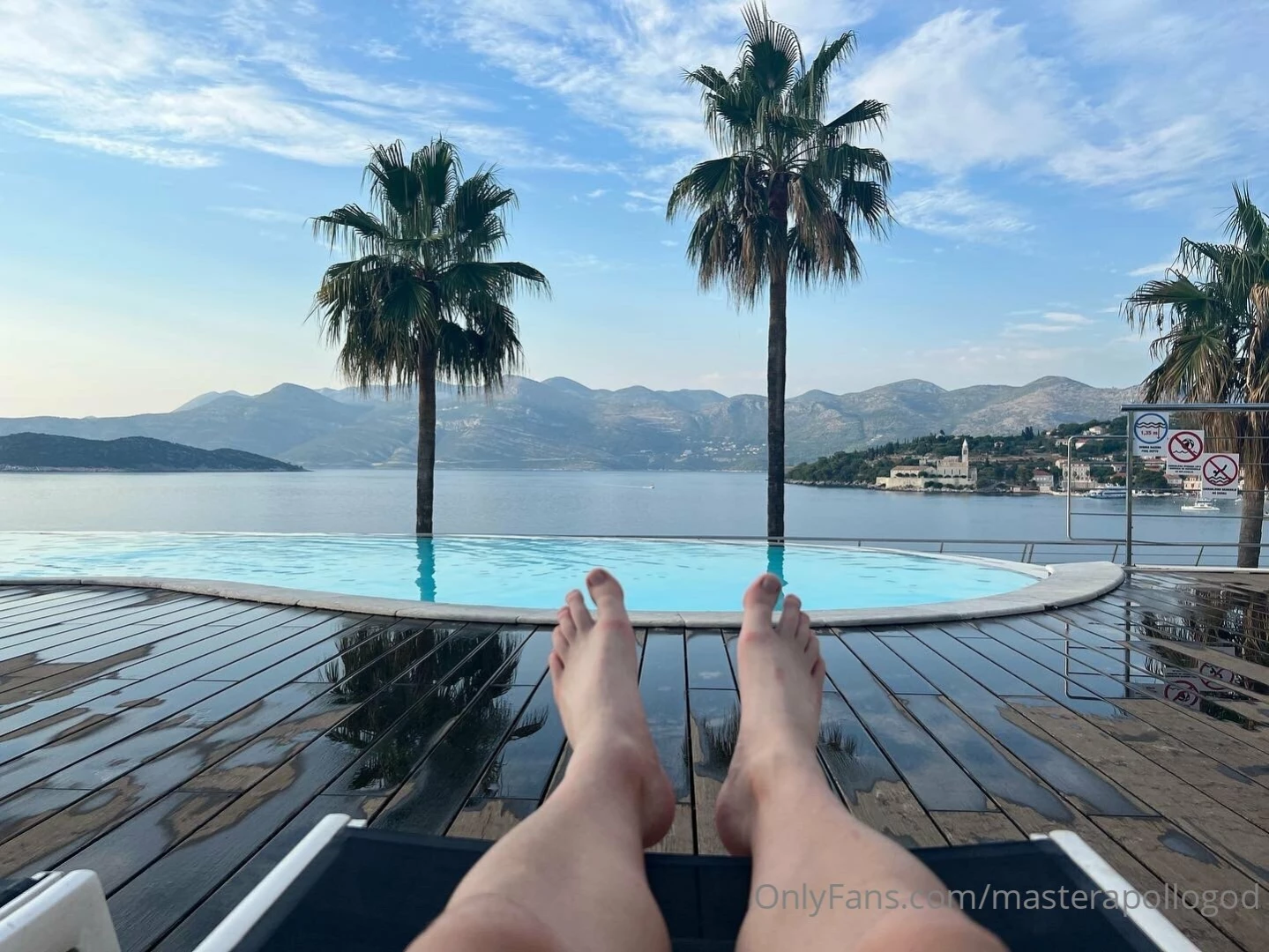 Beach feet who wishes they were here rubbing sun cream into my body 