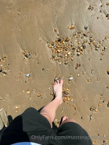 The weather in the uk is scorchio so i decided to take a trip to the part 2