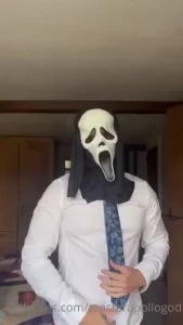 It s halloween season what s your favourite halloween movie