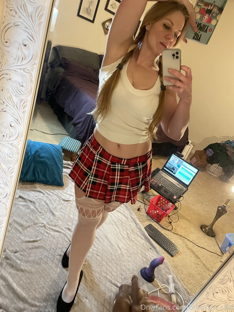 I don t wanna clean my room let s play instead 