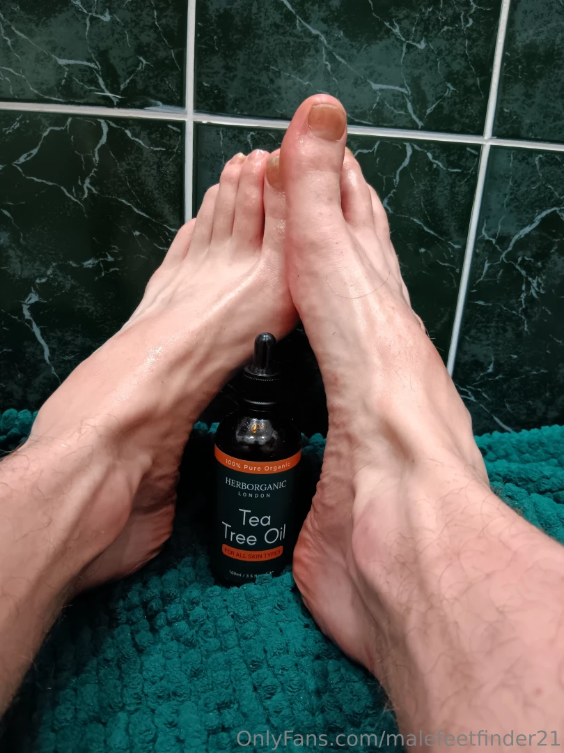 Malefeetfinder21 