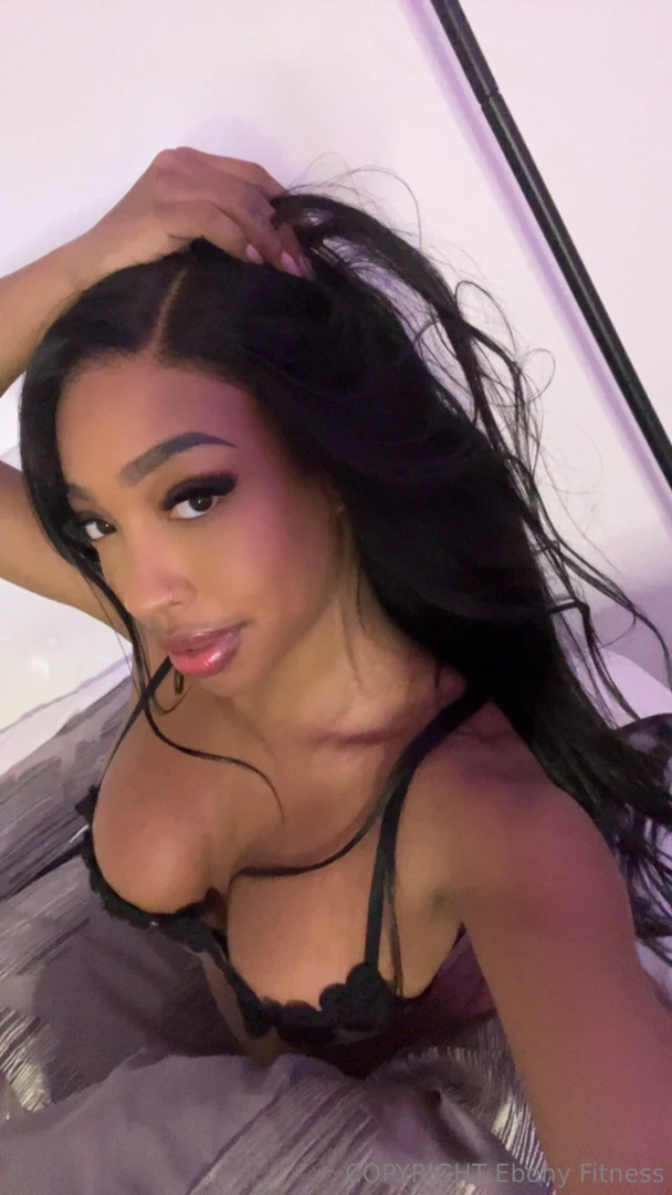 Hair messy but i wanna make a different kind of mess lolll 