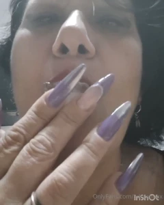 Just the way you like it baby ice in my mouth to suck it really good