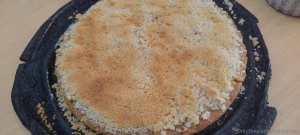 Today my baking mom i have lemon cheesecake apple pie with crumble for part 2