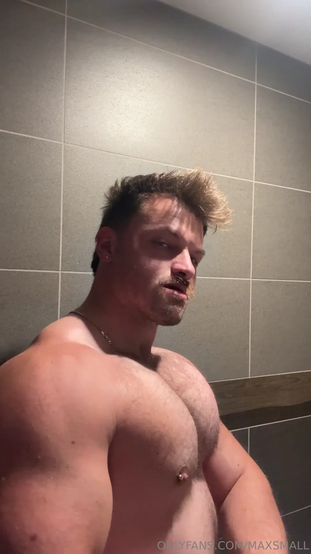 Chest day so happy to be back into heavy weights benching 150kg 330lb 