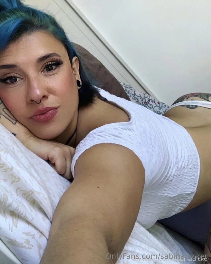 I want you to leave a red mark from your hand on my ass 