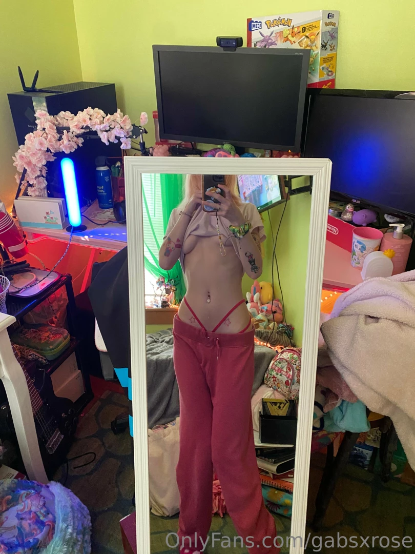 gabsxrose - It s not wednesday yet but i still wear pink part 10 