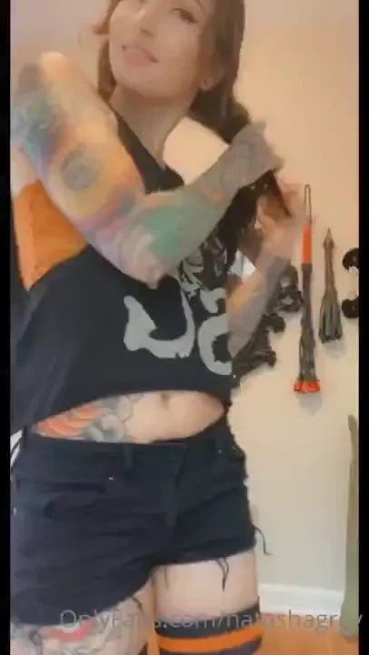 Just a little tease who s ready to see me cosplay raven and use my 